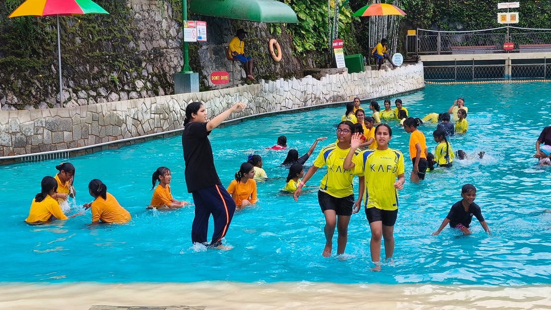 Cochin excursion VIII std